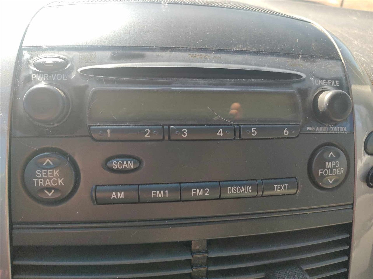 2006 2007 Toyota Sienna Radio Stereo Audio Head Unit receiver dash CD Fujitsu Ten manufacturer