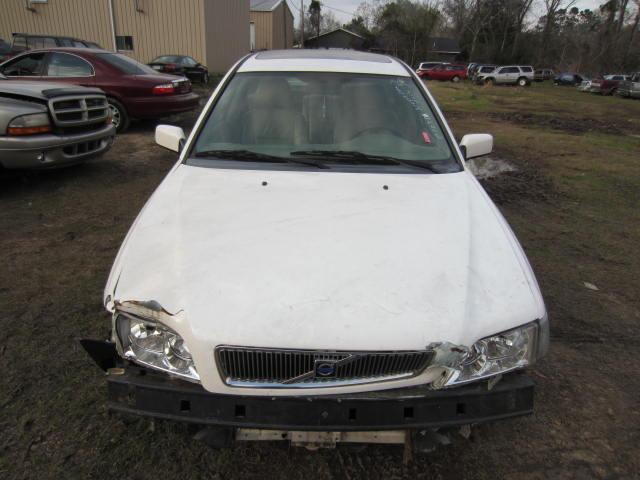 Donor vehicle 2001 Volvo 40 Series (Stock #132419)
