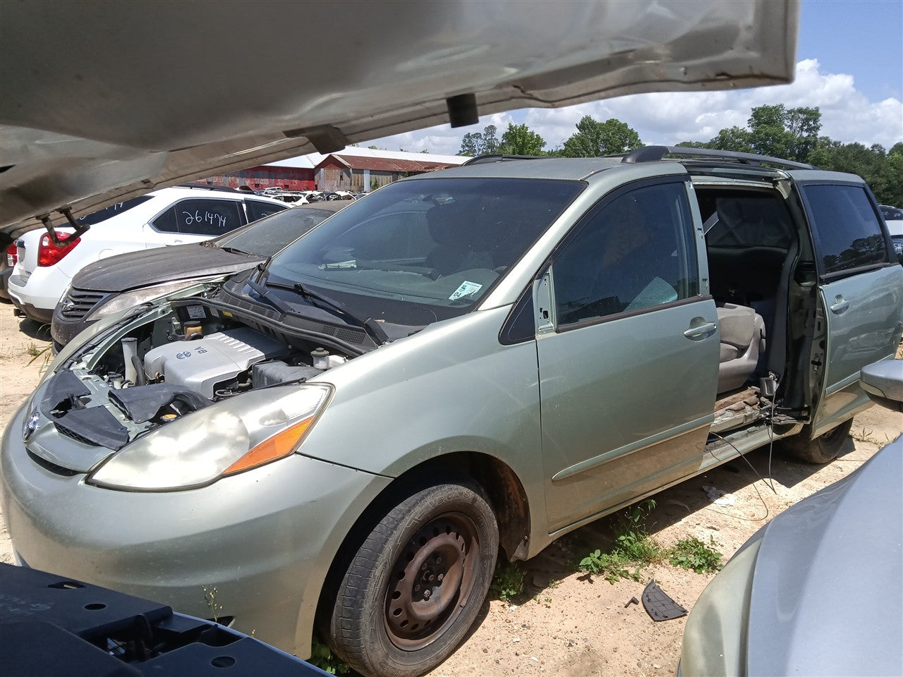 Donor vehicle 2009 Toyota Sienna (Stock #261581)