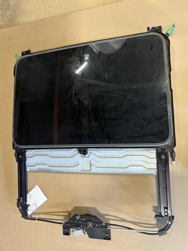 2004 thru 2016 Chevrolet Impala, Chevrolet Malibu, Pontiac G6, Saturn Aura and 1 more Roof Glass