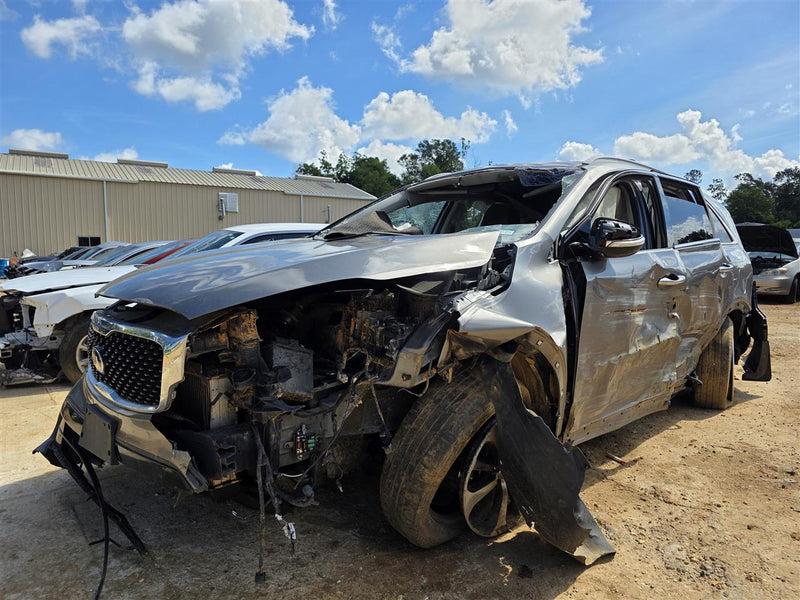 Donor vehicle 2016 KIA Sorento (Stock #261652)