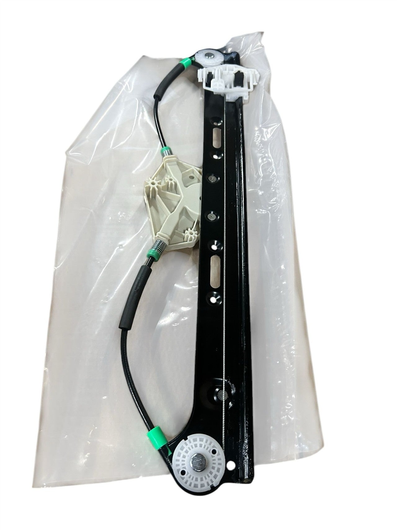2004 thru 2010 BMW X3 Passenger Side Right DR Window Reg RR electric R