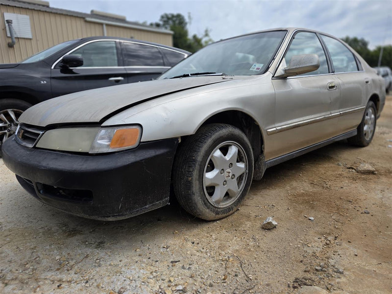 Donor vehicle 1995 Honda Accord (Stock #261710)