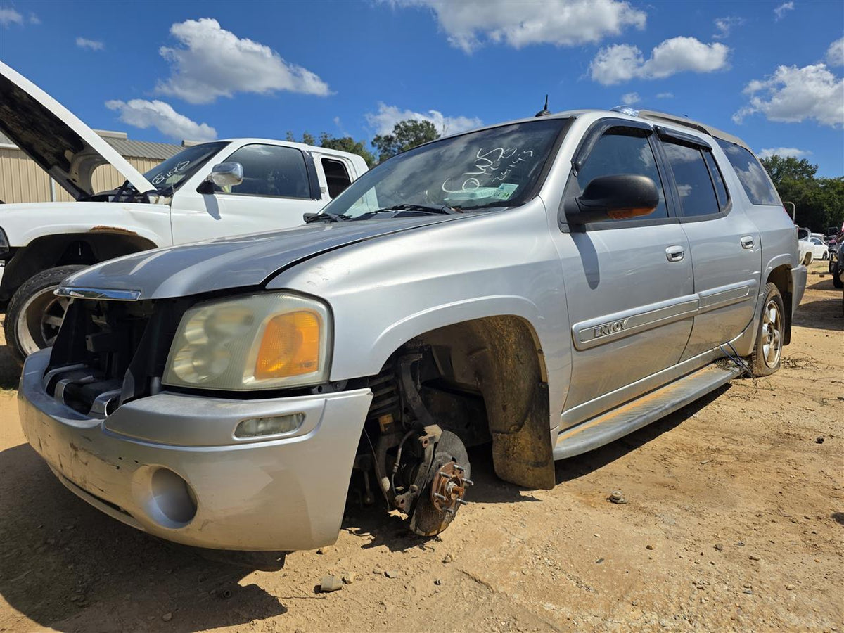 Donor vehicle 2004 GMC Envoy XUV (Stock #261746)