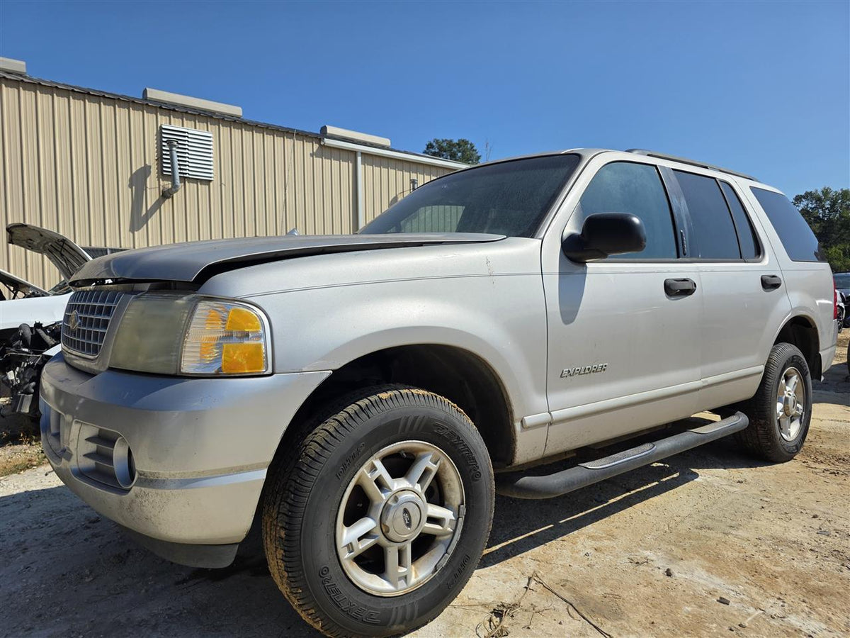 Donor vehicle 2004 Ford Explorer (Stock #261772)