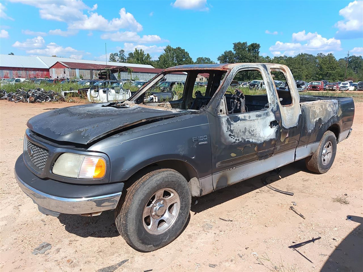 Donor vehicle 2002 Ford F150 (Stock #261777)