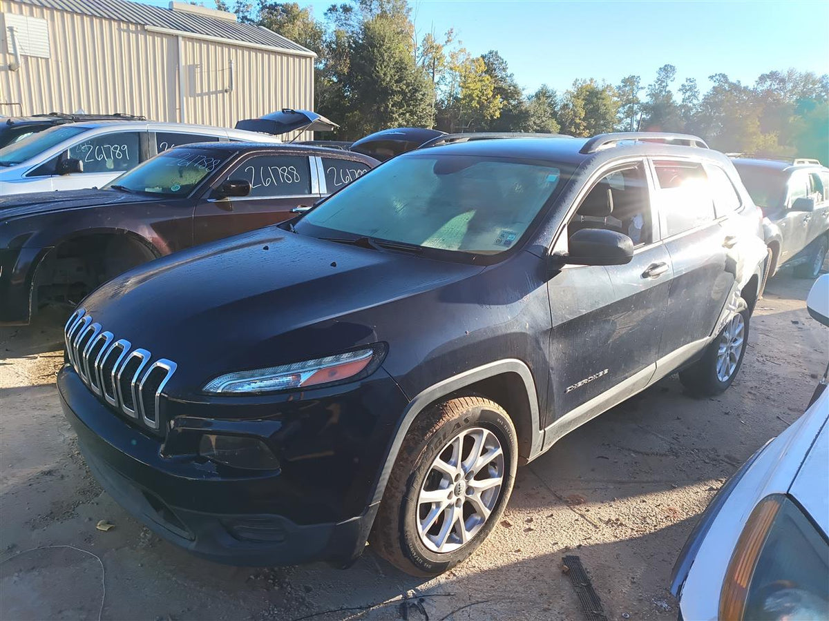 Donor vehicle 2016 Jeep Cherokee (Stock #261797)