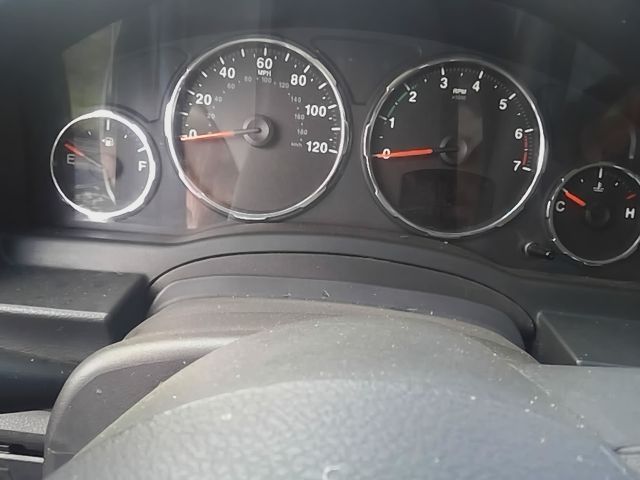2012 Jeep Liberty Speedometer Instrument Gauge Cluster KPH without vehicle information display