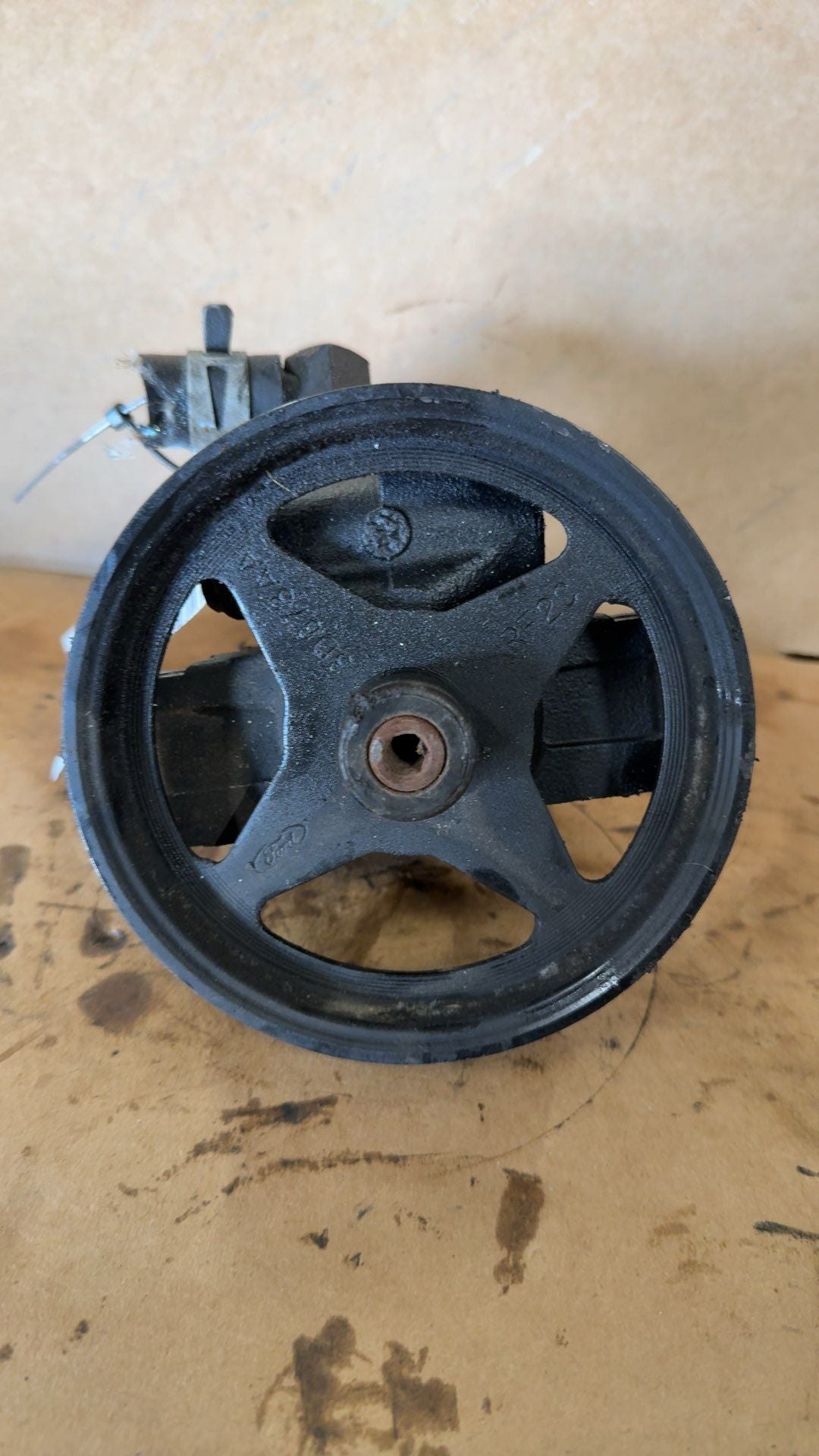 2003 thru 2011 Lincoln and Town CAR Power Steering Pump 8 Cylinder Limousine package
