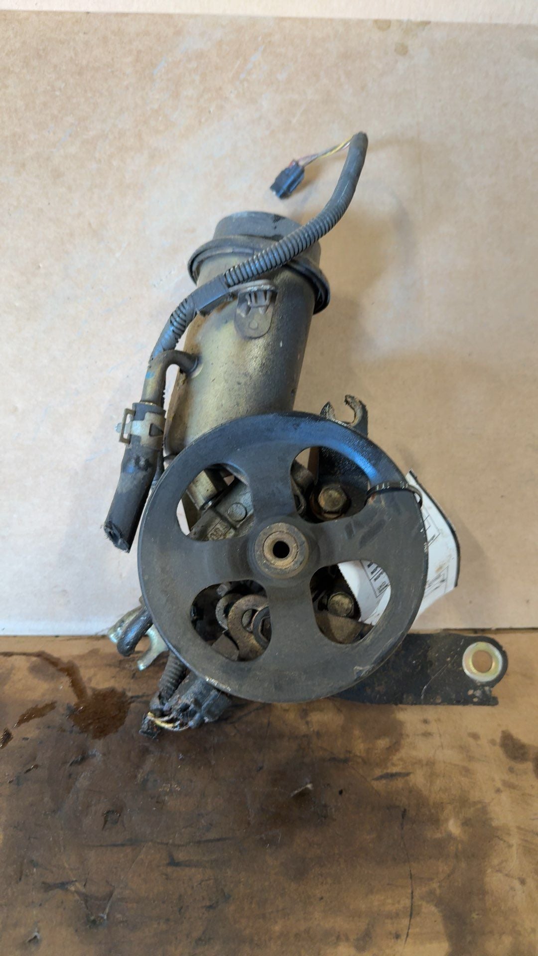 2000 thru 2005 Toyota Echo Power Steering Pump 4 Cylinder