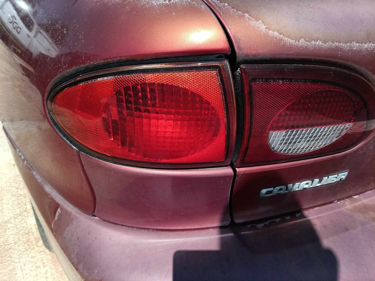 2000 2001 2002 Chevrolet Cavalier Driver Side Left Tail Light Lamp Assembly quarter panel mounted L