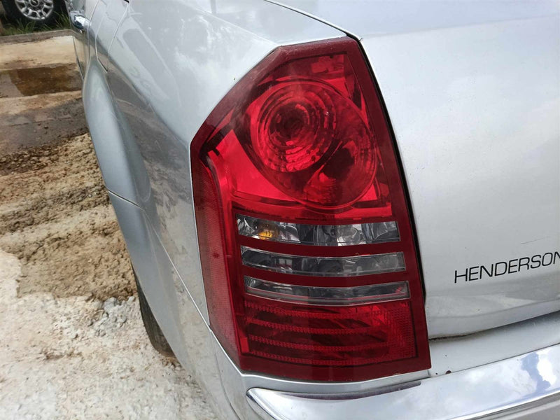 2005 2006 2007 Chrysler 300 Driver Side Left Tail Light Lamp Assembly L