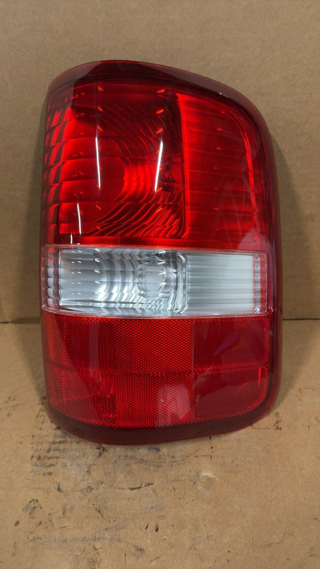 2004 thru 2008 Ford F150 Passenger Side Right Tail Light Lamp Assembly Styleside R
