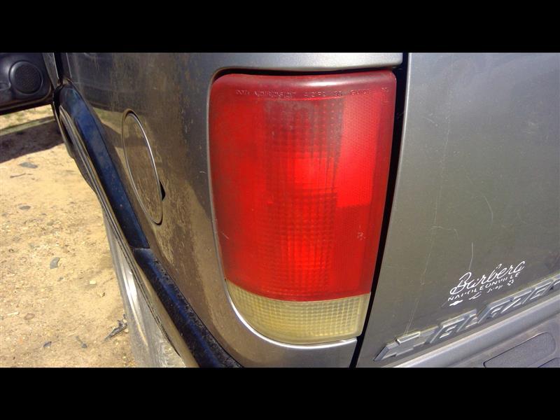 1995 thru 2005 Chevrolet Blazer S10 Jimmy S15, Oldsmobile Bravada, GMC Envoy Driver Side Left Tail Light Lamp Assembly L