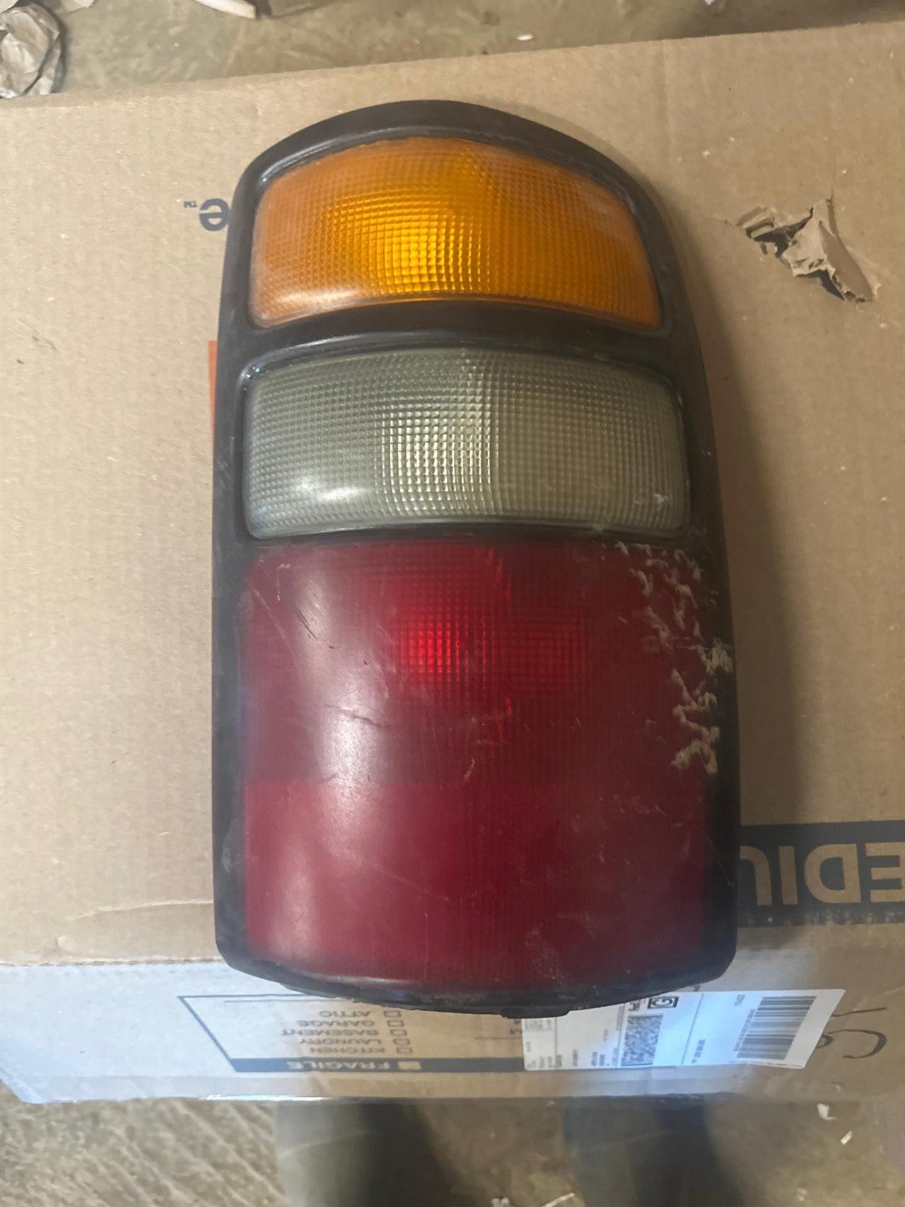 2004 2005 2006 Chevrolet Suburban 1500, Chevrolet Suburban 2500, Chevrolet Tahoe, GMC Yukon and 2 more Passenger Side Right