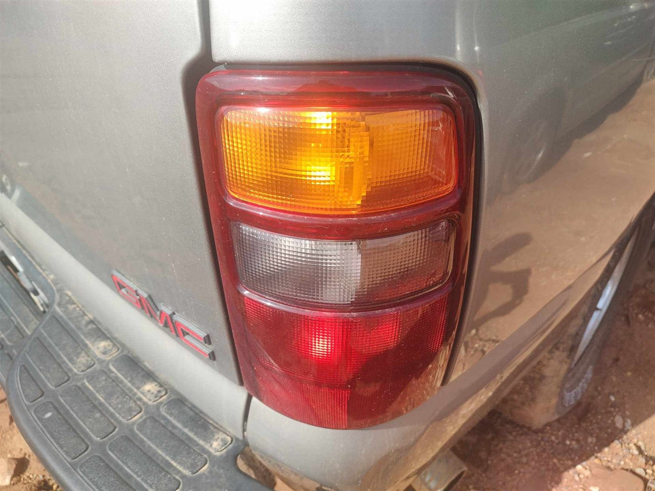 2000 2001 2002 2003 Chevrolet Suburban 1500, Chevrolet Suburban 2500, Chevrolet Tahoe, GMC Yukon and 2 more Passenger Side