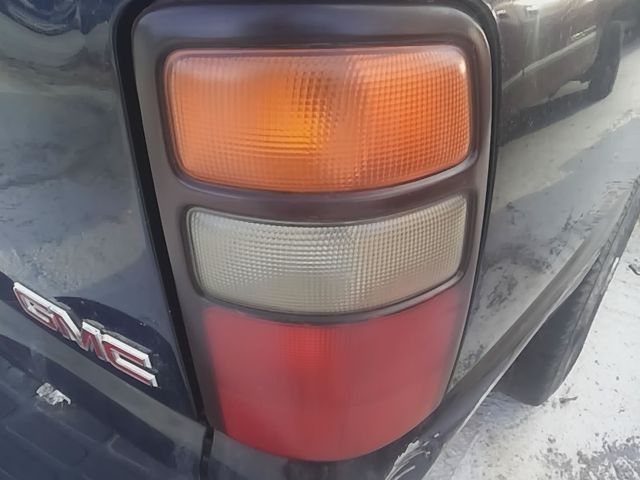 2004 2005 2006 Chevrolet Suburban 1500, Chevrolet Suburban 2500, Chevrolet Tahoe, GMC Yukon and 2 more Passenger Side Right