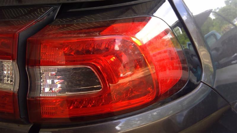 2014 thru 2018 Jeep Cherokee Passenger Side Right Tail Light Lamp Assembly quarter panel mounted LED R