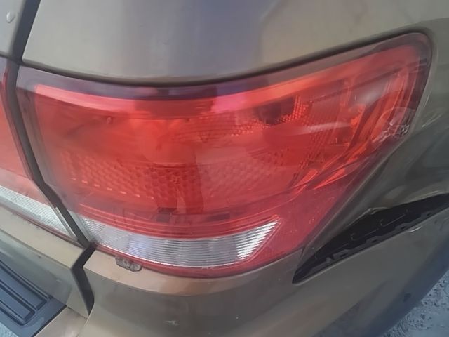 2011 2012 2013 Jeep Grand Cherokee Passenger Side Right Tail Light Lamp Assembly quarter panel mounted R