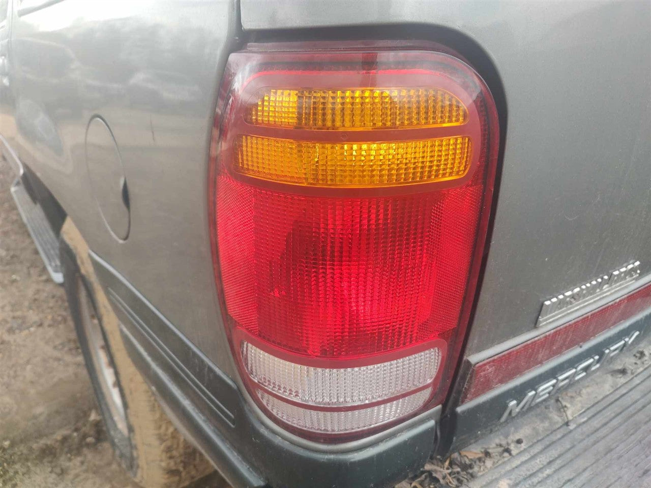 1998 1999 2000 2001 Ford Explorer, Mercury Mountaineer Driver Side Left Tail Light Lamp Assembly L