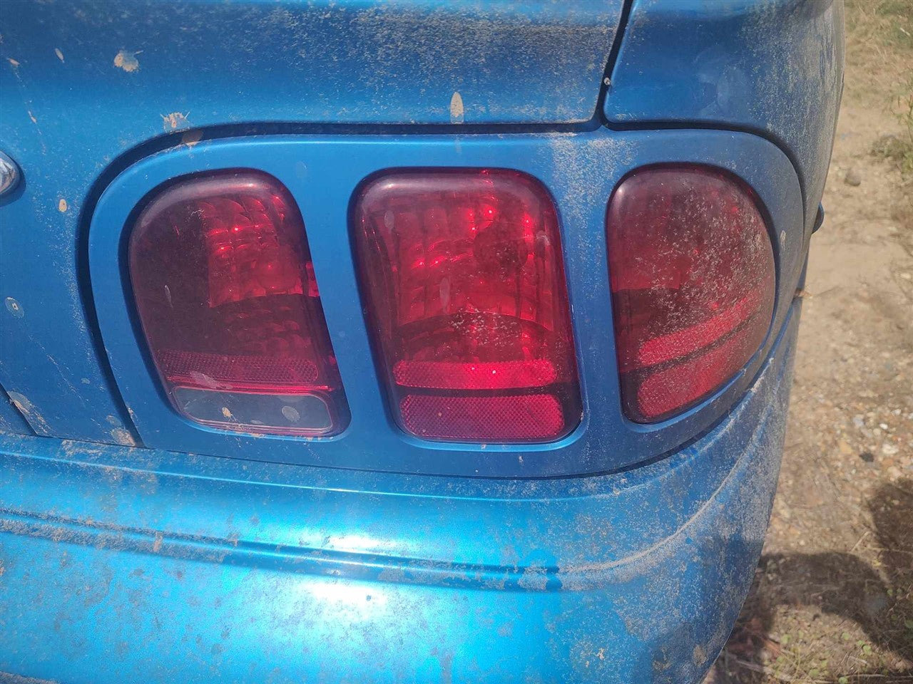 1996 1997 1998 Ford Mustang Passenger Side Right Tail Light Lamp Assembly