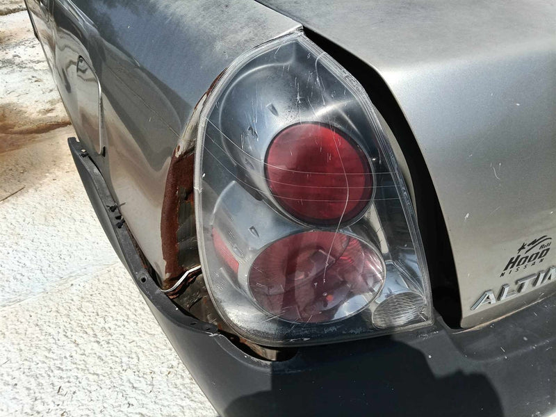 2005 2006 Nissan Altima Driver Side Left Tail Light Lamp Assembly quarter panel mounted exc SE R L