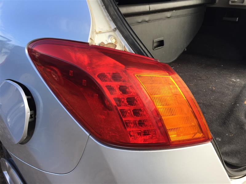 2009 2010 Nissan Murano Driver Side Left Tail Light Lamp Assembly quarter panel mounted L