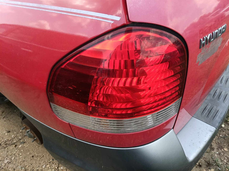 2005 2006 Hyundai Santa FE Driver Side Left Tail Light Lamp Assembly quarter mounted L