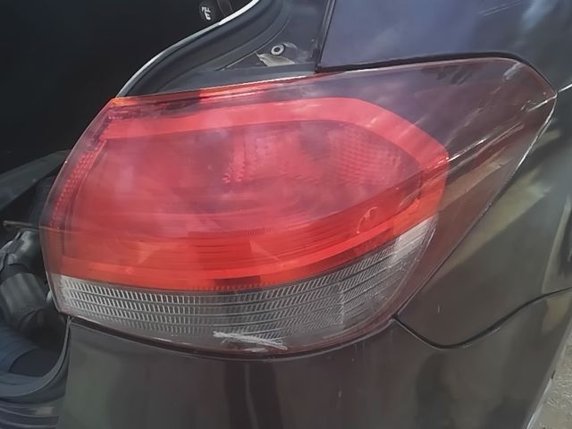 2017 2018 KIA Forte Passenger Side Right Tail Light Lamp Assembly incandescent Sedan quarter panel mounted R