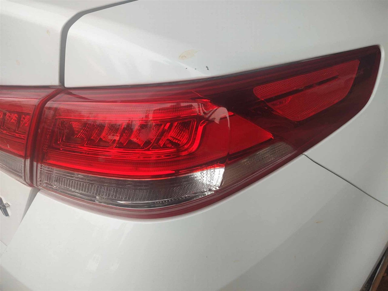 2016 2017 2018 2019 KIA Optima Passenger Side Right Tail Light Lamp Assembly LED quarter panel mounted R