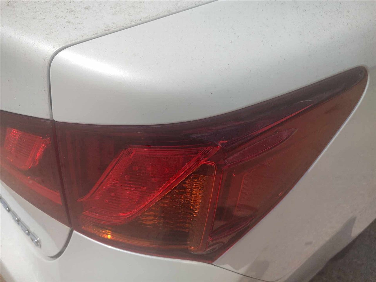 2013 2014 2015 Lexus GS350, Lexus GS450H Passenger Side Right Tail Light Lamp Assembly quarter panel mounted R