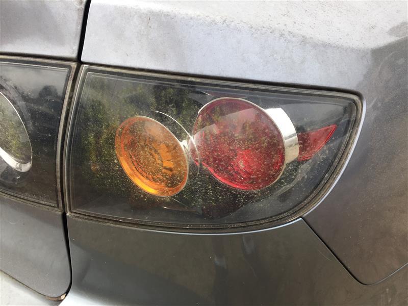 2004 2005 2006 Mazda 3 Passenger Side Right Tail Light Lamp Assembly Sdn quarter panel mounted clear lens R