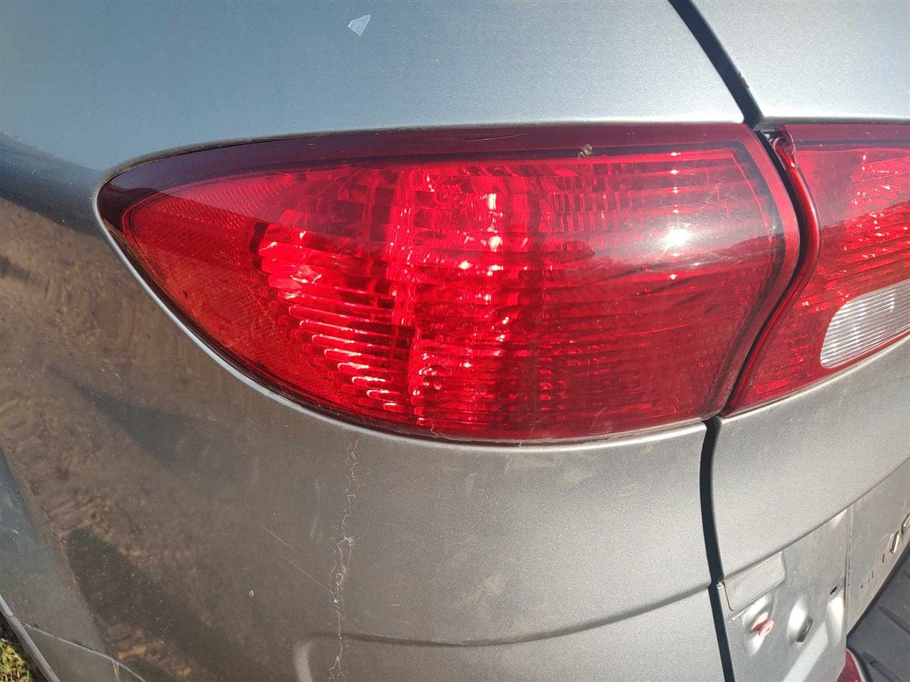2006 Subaru Tribeca Driver Side Left Tail Light Lamp Assembly quarter panel mounted L