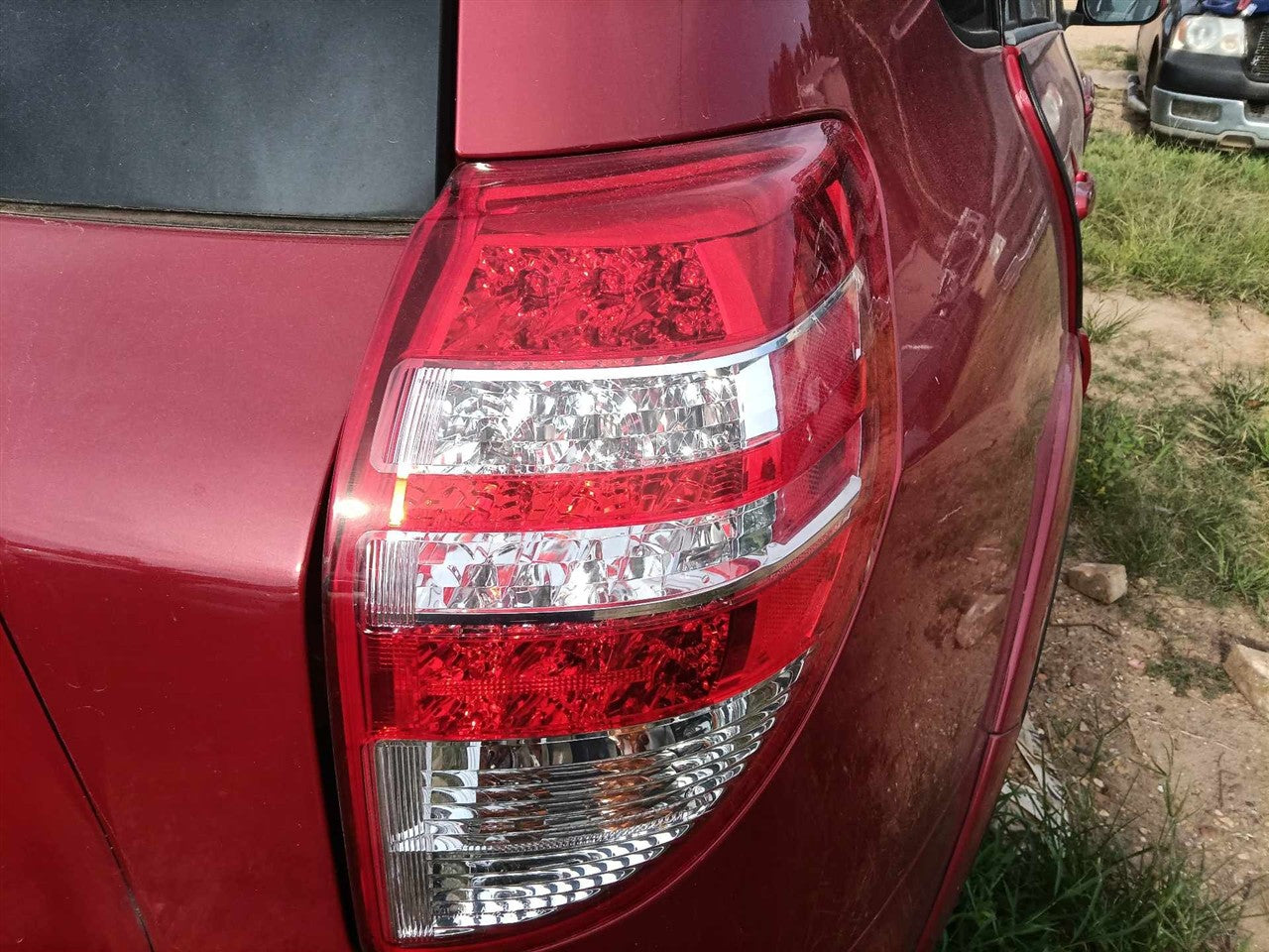 2009 2010 2011 2012 Toyota RAV4 Passenger Side Right Tail Light Lamp Assembly R