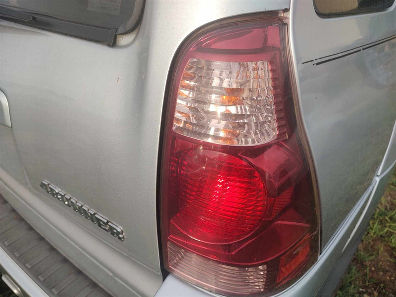 2003 2004 2005 Toyota 4 Runner Passenger Side Right Tail Light Lamp Assembly R