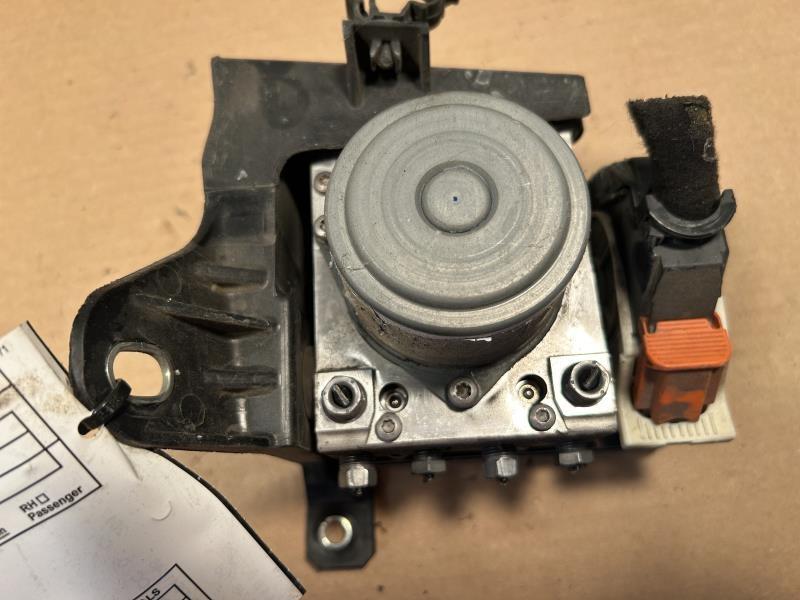 2016 2017 Fiat 500 ABS Anti Lock Brake Pump Control Module 4 Dr X model