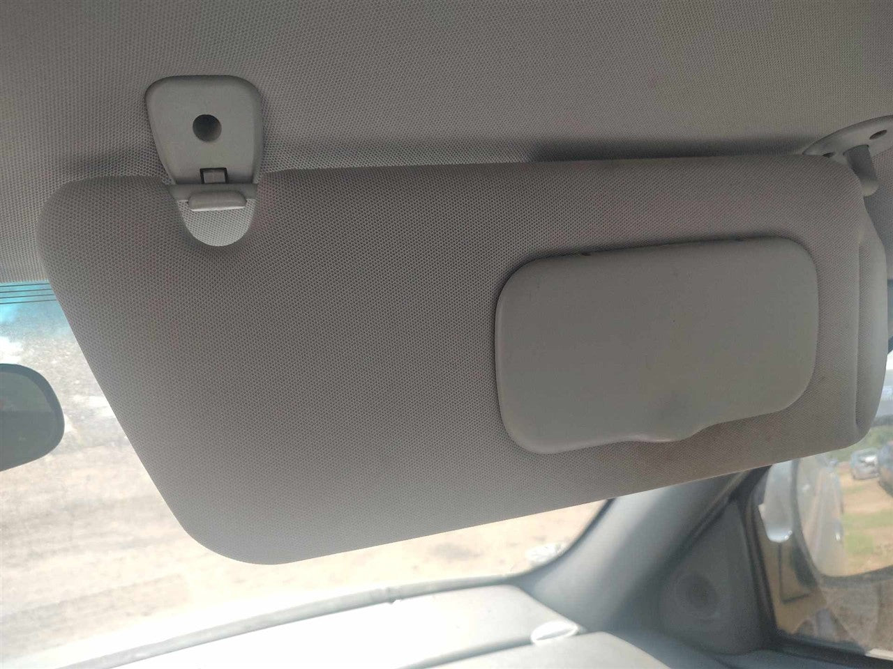 2001 thru 2007 Buick Rendezvous, Pontiac Aztek Passenger Side Right Sun Visor R