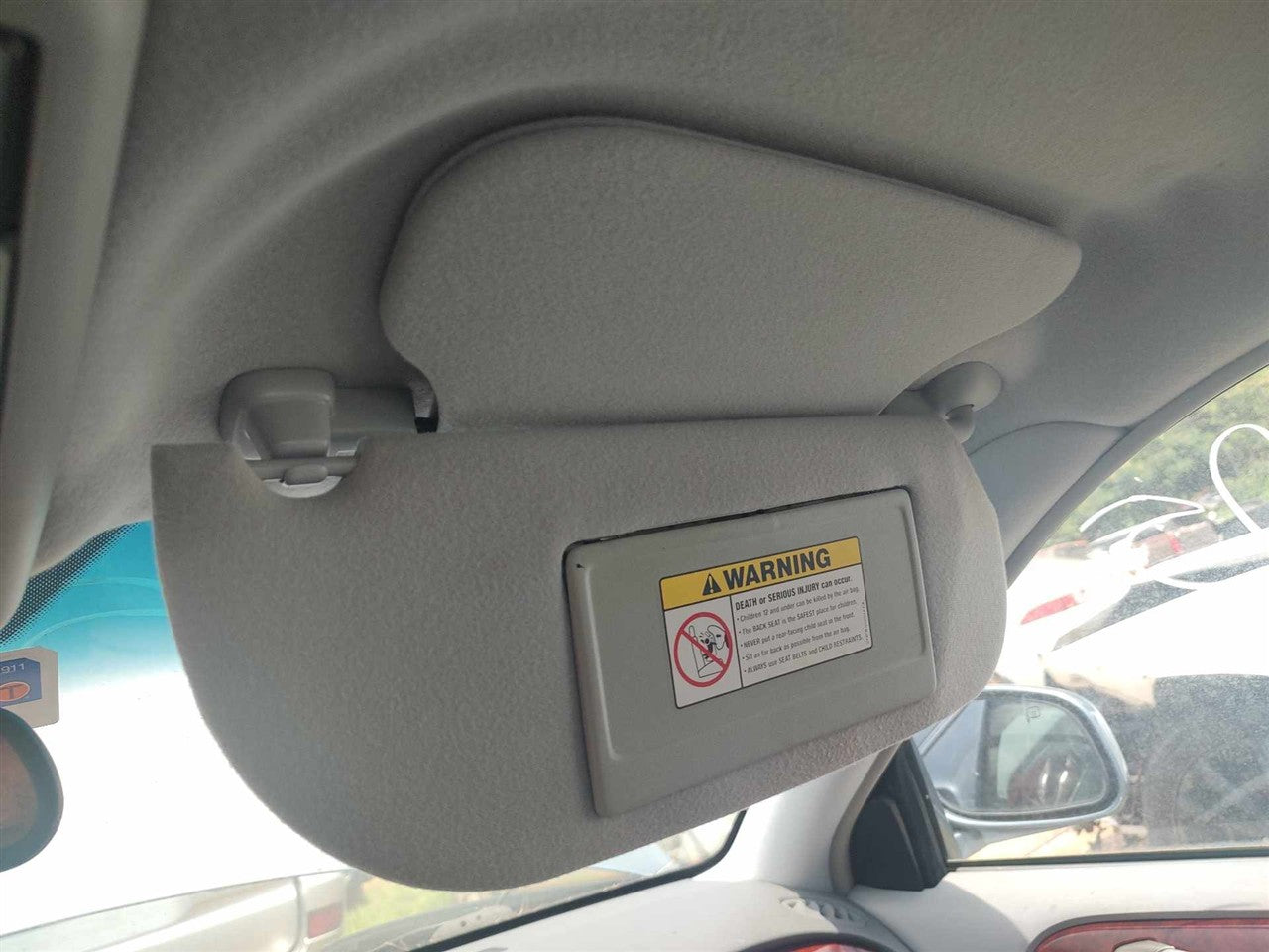 2004 Lincoln and Town CAR Passenger Side Right Sun Visor illuminated R