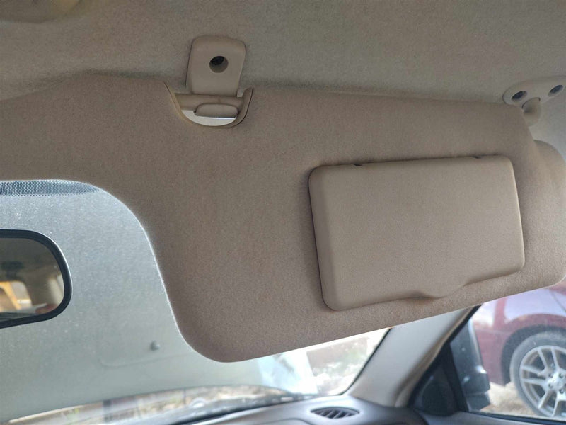 2002 2003 2004 2005 Subaru Legacy Passenger Side Right Sun Visor illuminated R