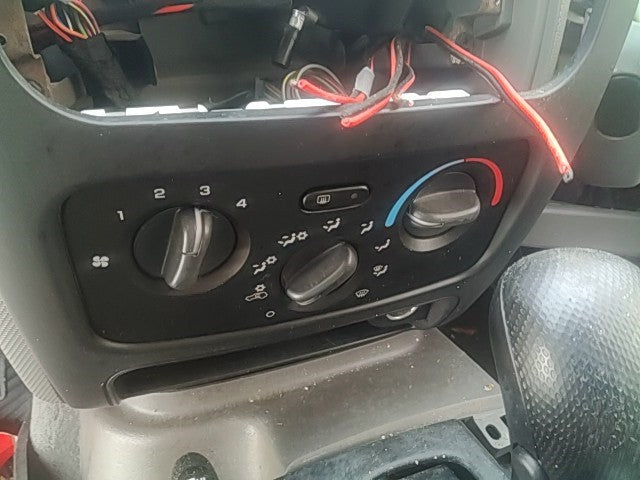 2004 2005 2006 2007 Jeep Liberty AC Heater Temperature Climate Control Unit with