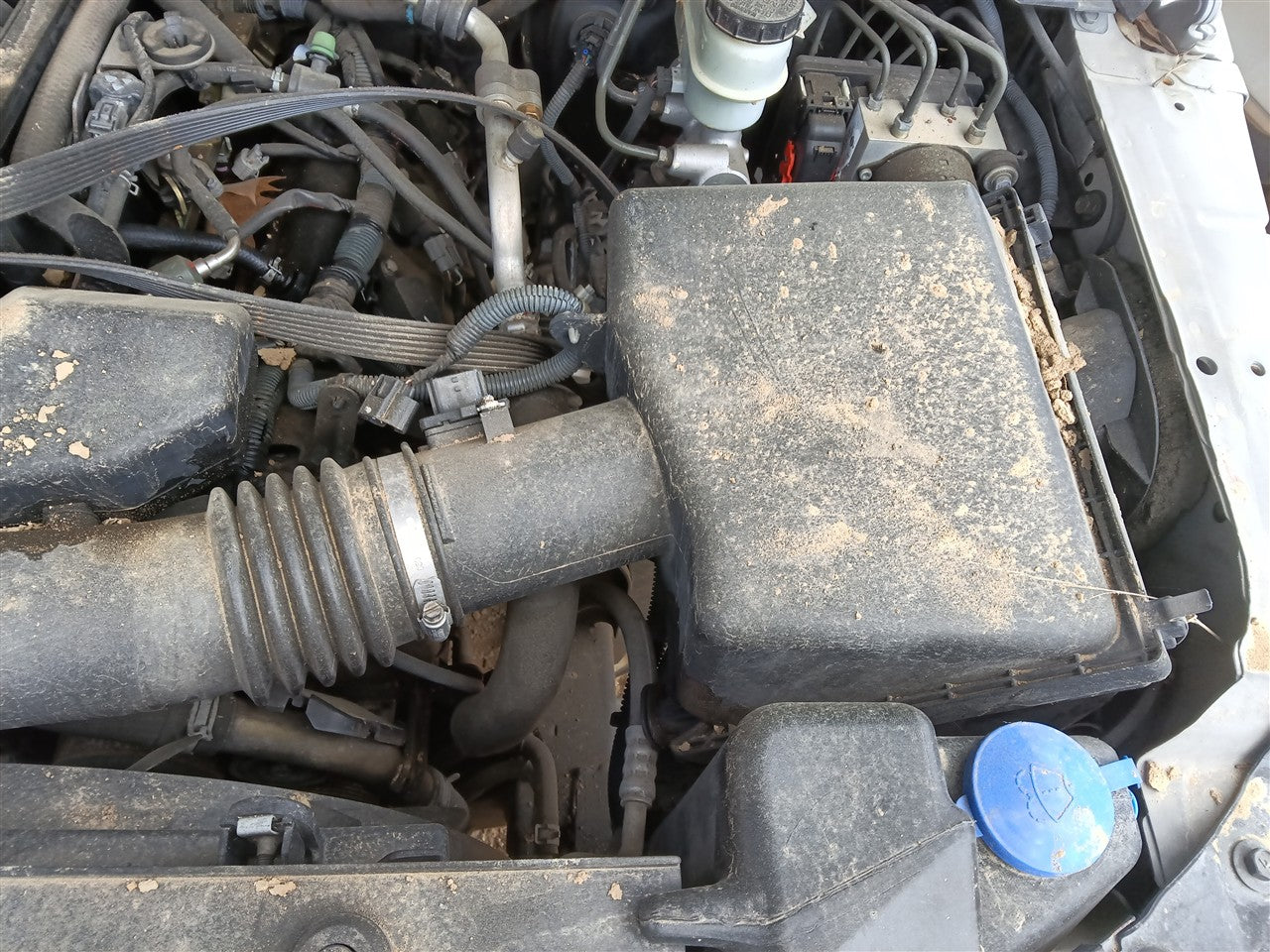 2004 2005 2006 Infiniti QX56, Nissan Armada, Nissan Titan Air Cleaner Intake Filter Box