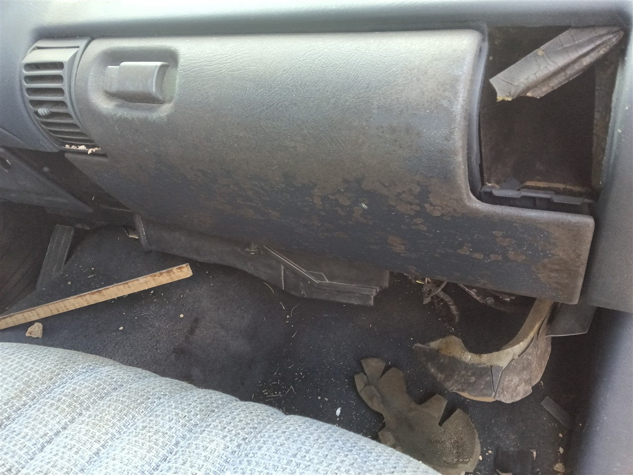 1996 GMC 1500 Glove Box Compartment
