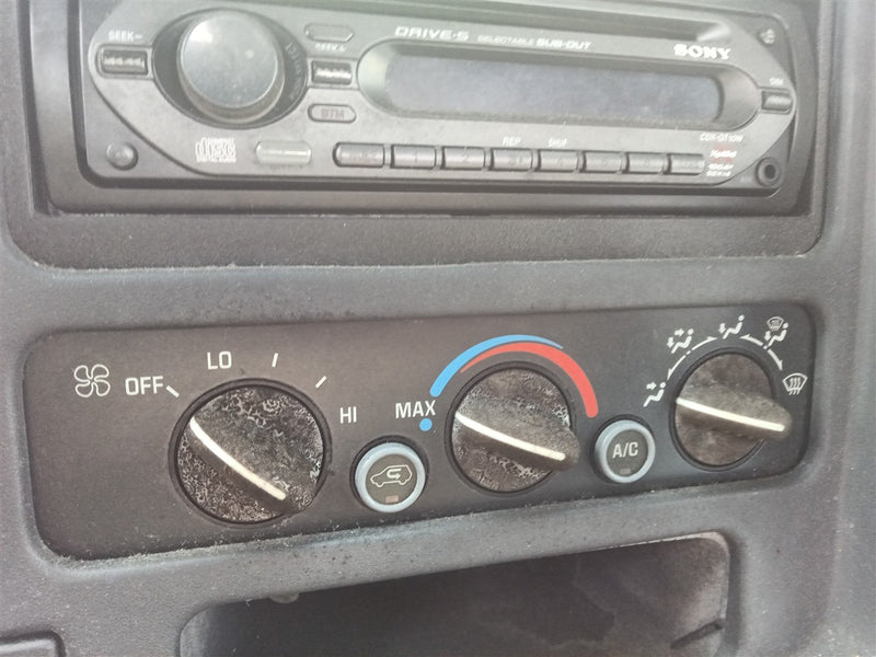 1996 thru 2002 Chevrolet 3500, GMC 3500, Chevrolet 2500, Chevrolet Tahoe and 6 more AC Heater Temperature Climate Control