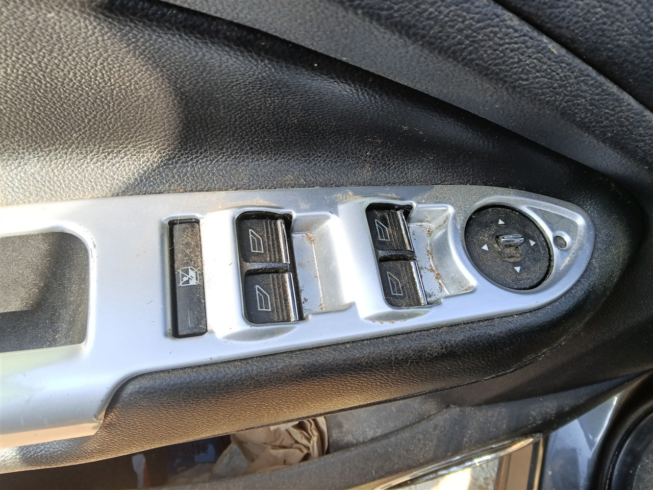 2012 thru 2019 Ford Focus, Ford Escape, Ford C MAX, Ford Transit Connect and 1 more Driver Side Left Front Door Window