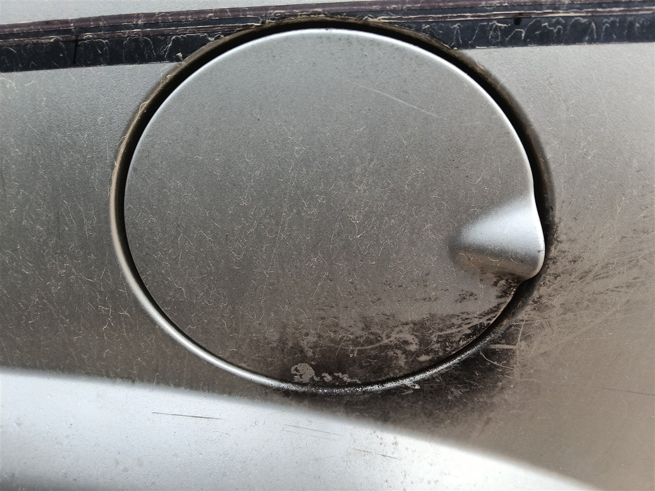2010 Dodge Caliber Fuel Filler Gas Door Lid