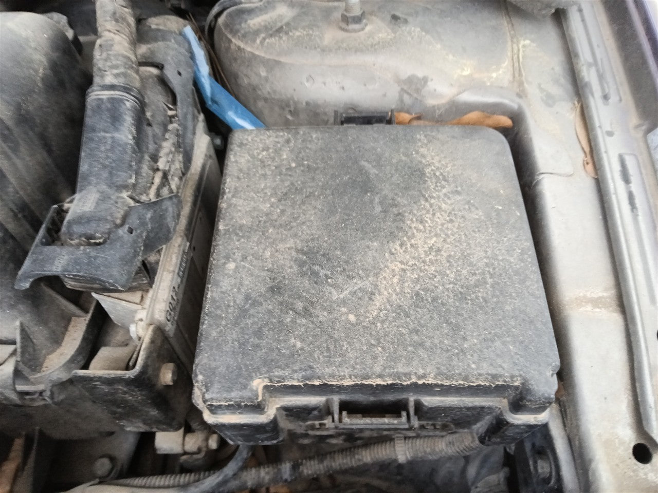 2010 2011 2012 2013 KIA Forte Engine Bay Fuse Box Relay Panel without full automatic temperature control