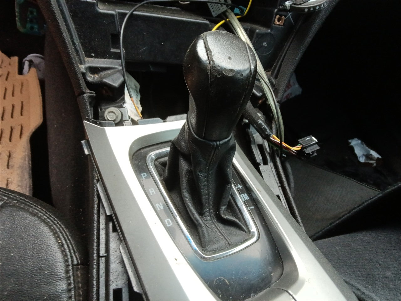 2012 Cadillac CTS Transmission Gear Shifter Assembly