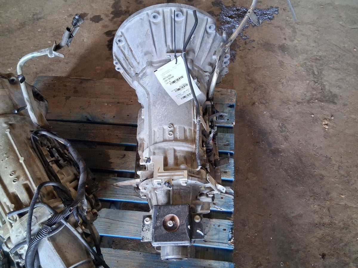 Used OEM Transmission Transaxle Assembly from 2006 Nissan