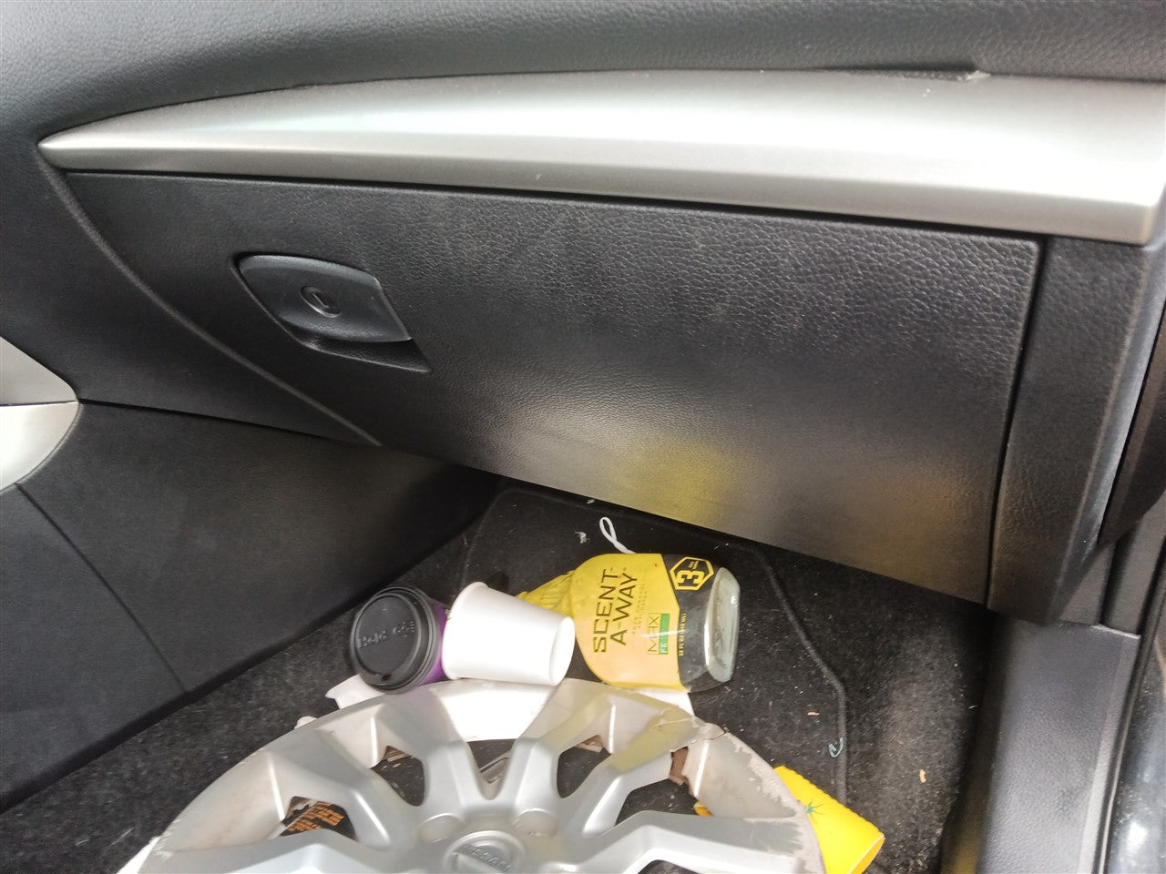 2015 Nissan Altima Glove Box Compartment
