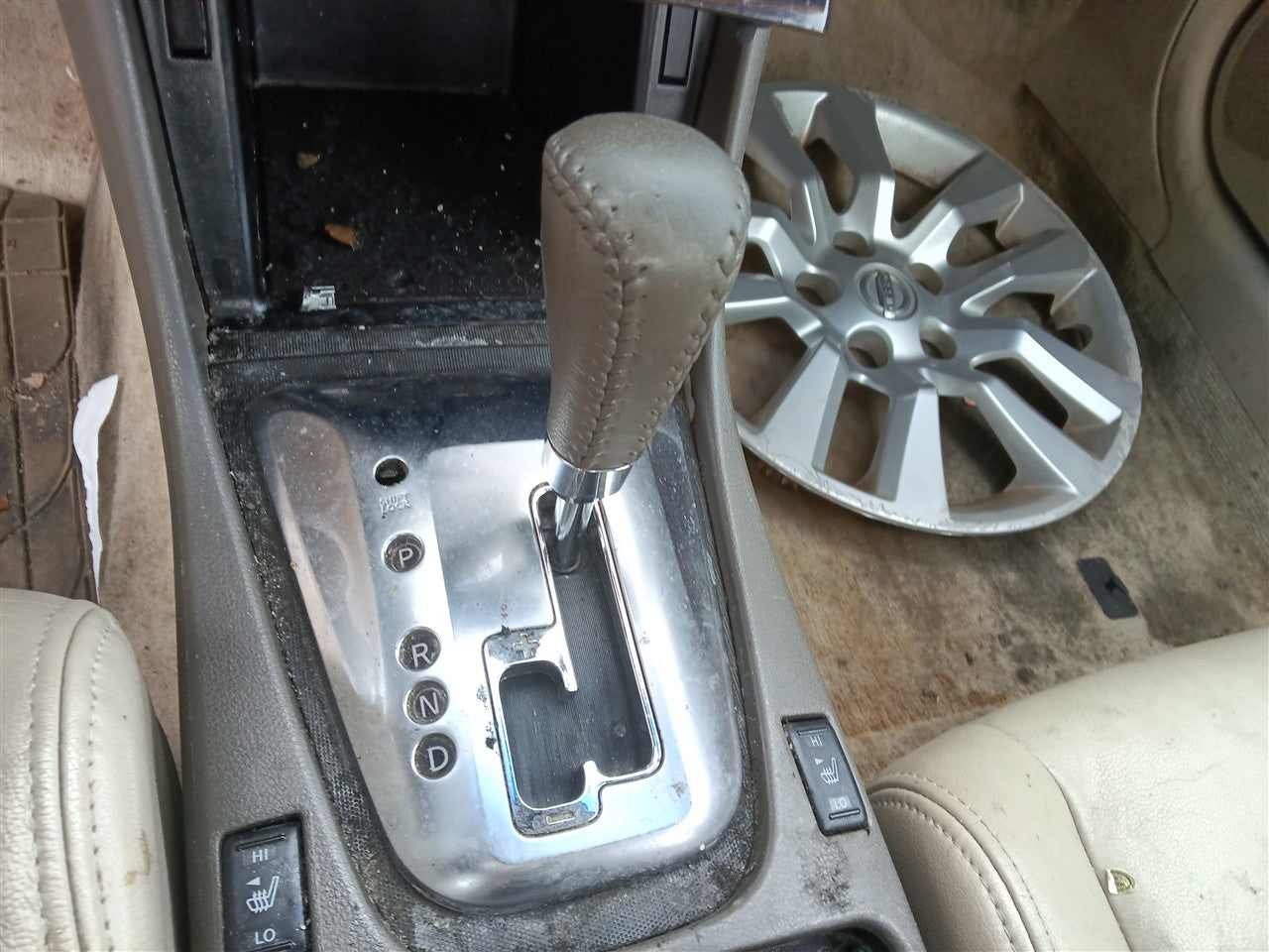 2011 Nissan Altima Transmission Gear Shifter Assembly